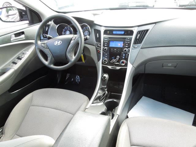 Hyundai Sonata 2012 photo 4