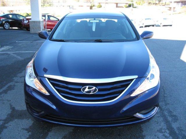 Hyundai Sonata 2012 photo 2