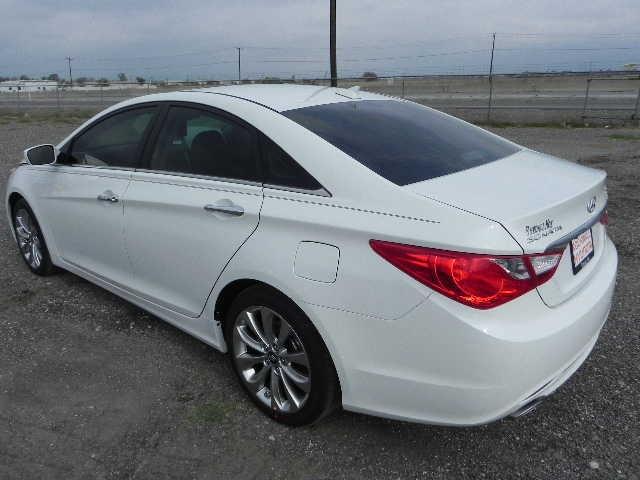 Hyundai Sonata 2012 photo 2