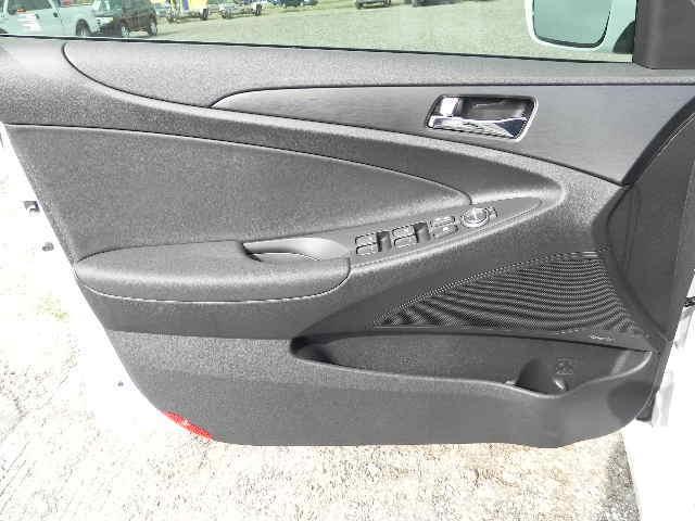 Hyundai Sonata 2012 photo 4