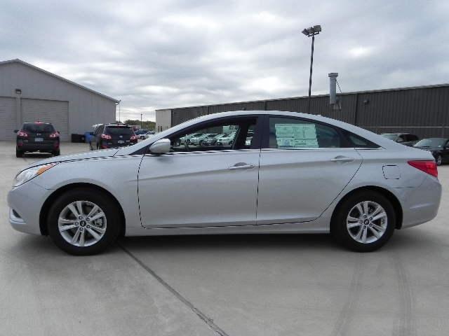 Hyundai Sonata 2012 photo 1