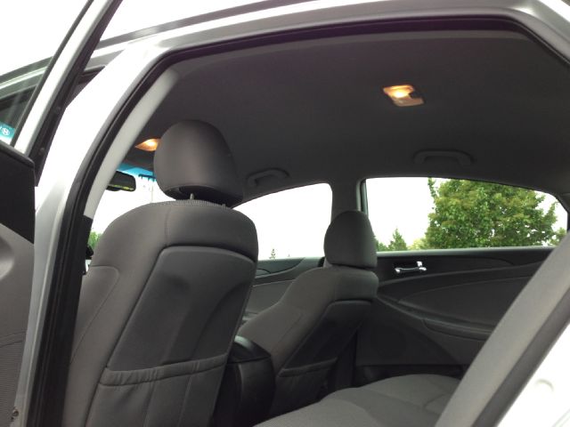 Hyundai Sonata 2012 photo 20