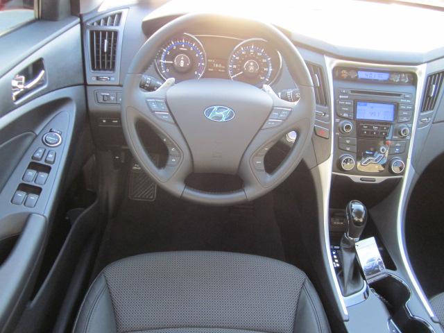 Hyundai Sonata 2012 photo 2