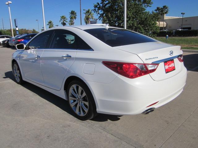 Hyundai Sonata 2012 photo 2
