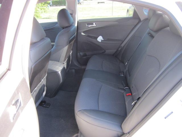 Hyundai Sonata 2012 photo 4