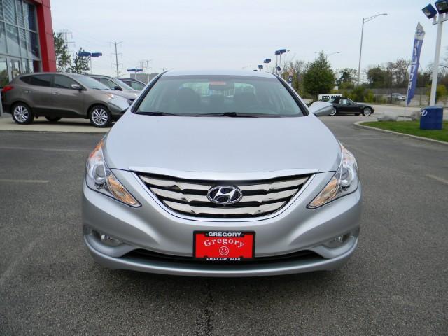 Hyundai Sonata 2012 photo 1