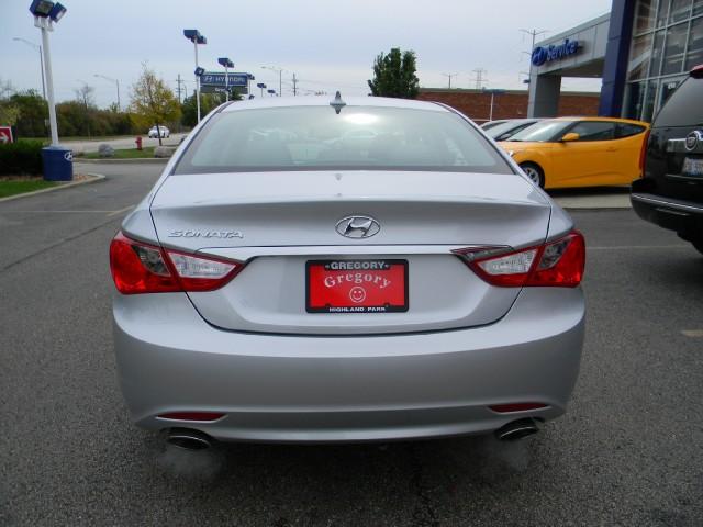 Hyundai Sonata 2012 photo 4