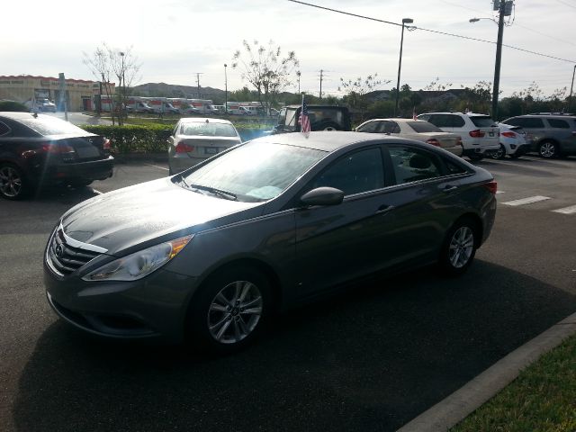Hyundai Sonata FWD 4dr Sport Sedan