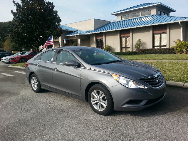 Hyundai Sonata 2013 photo 1