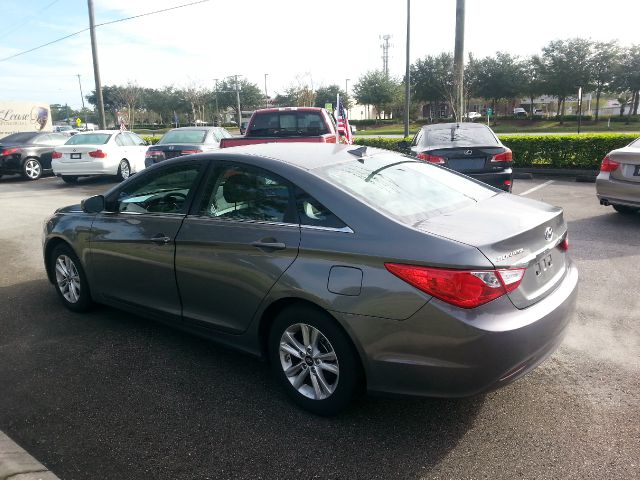 Hyundai Sonata 2013 photo 2