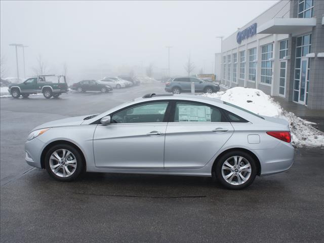Hyundai Sonata 2013 photo 2