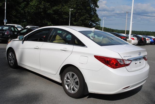 Hyundai Sonata 2013 photo 1