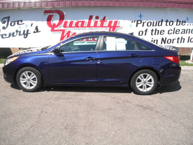 Hyundai Sonata FWD 4dr Sport Sedan