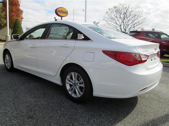 Hyundai Sonata 2013 photo 1