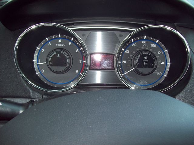 Hyundai Sonata 2013 photo 1