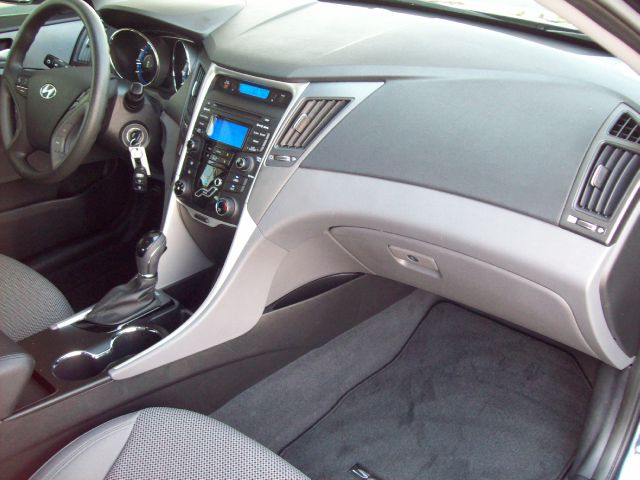 Hyundai Sonata 2013 photo 9