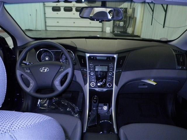 Hyundai Sonata 2013 photo 22