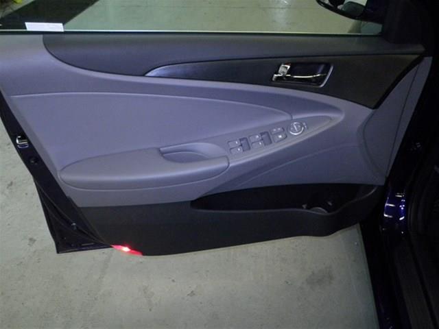 Hyundai Sonata 2013 photo 26