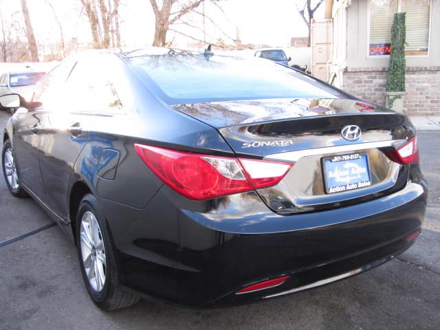 Hyundai Sonata 2013 photo 1