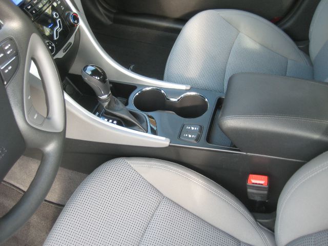 Hyundai Sonata 2013 photo 20