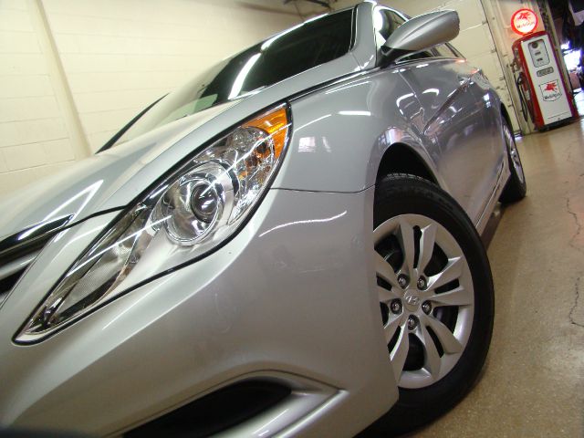 Hyundai Sonata 2013 photo 1