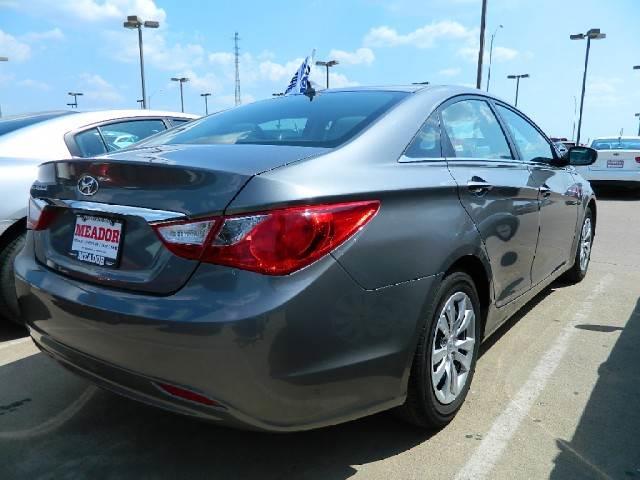 Hyundai Sonata 2013 photo 1