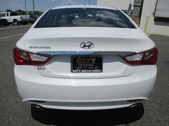 Hyundai Sonata 2013 photo 1