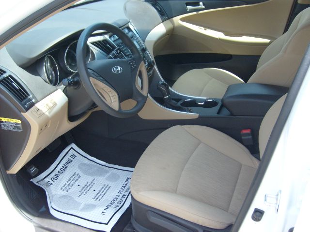 Hyundai Sonata 2013 photo 1