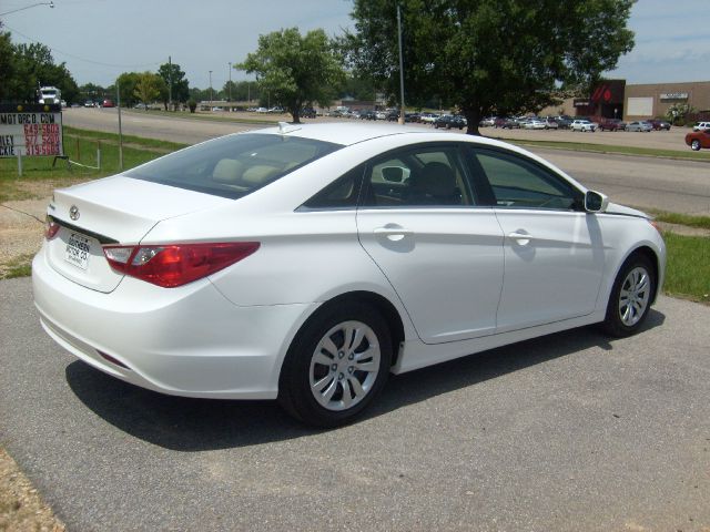 Hyundai Sonata 2013 photo 3
