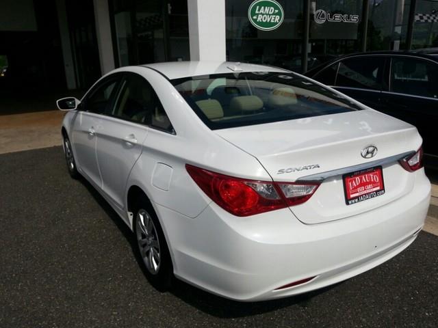 Hyundai Sonata SLT 25 Sedan