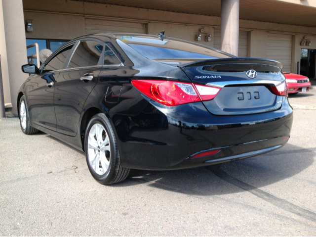 Hyundai Sonata 2013 photo 1
