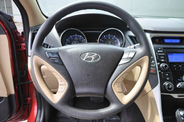 Hyundai Sonata 2013 photo 0