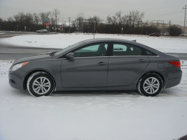 Hyundai Sonata 2013 photo 1