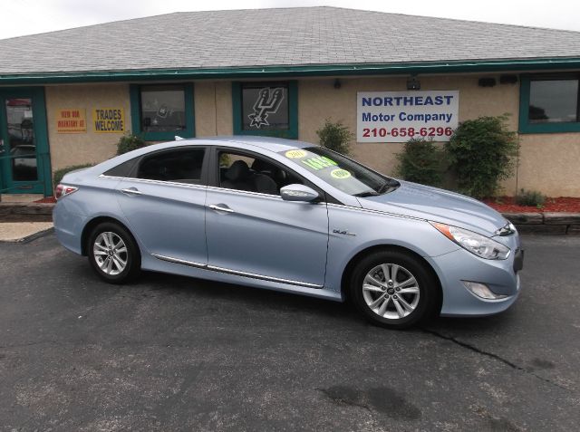 Hyundai Sonata Hybrid 2011 photo 16
