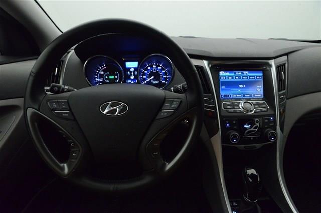 Hyundai Sonata Hybrid 2013 photo 1