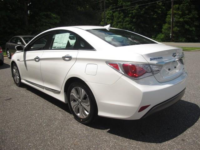 Hyundai Sonata Hybrid SLT 25 Sedan