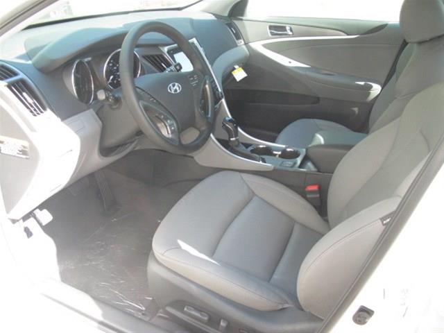 Hyundai Sonata Hybrid 2013 photo 4