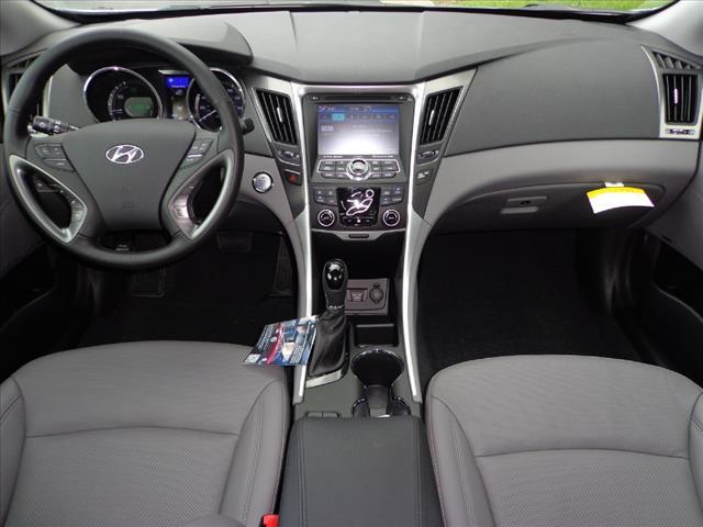 Hyundai Sonata Hybrid 2013 photo 4