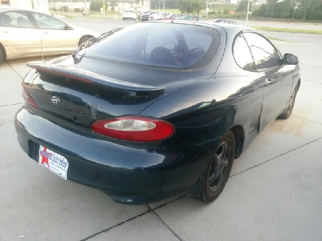 Hyundai Tiburon 1997 photo 2