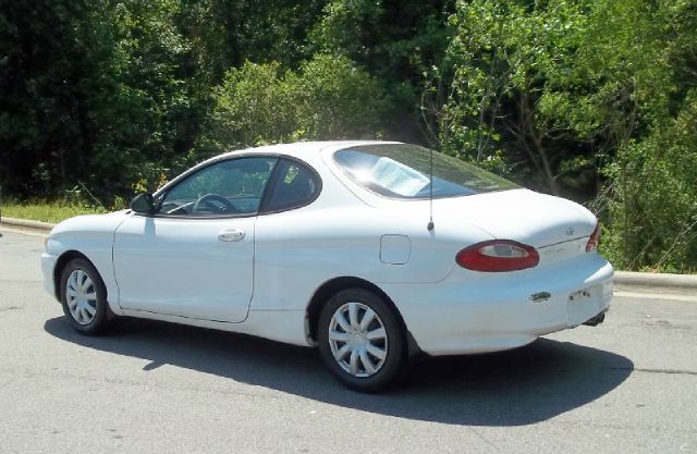 Hyundai Tiburon 1998 photo 2