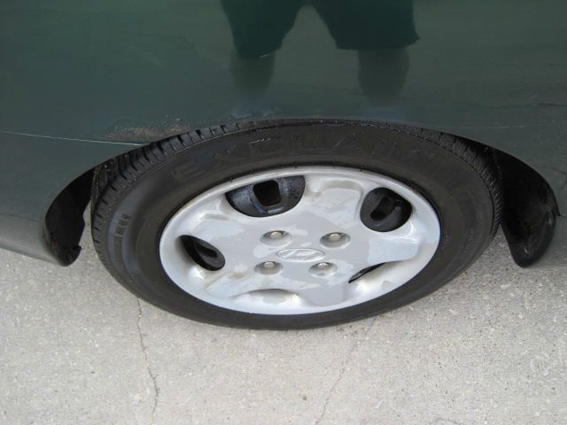 Hyundai Tiburon 1998 photo 1