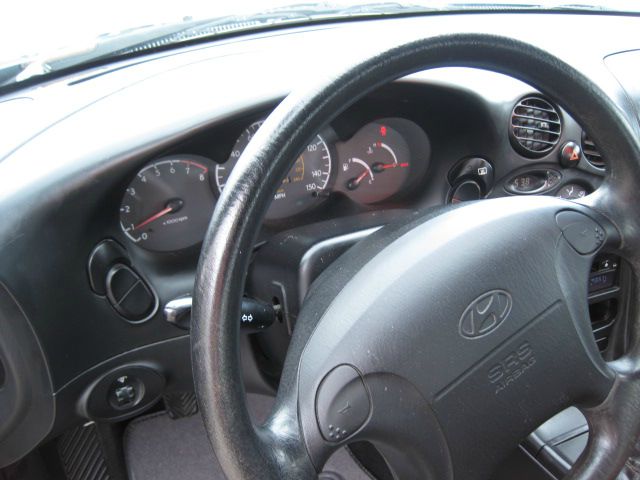 Hyundai Tiburon 1998 photo 16