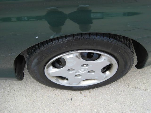 Hyundai Tiburon 1998 photo 2