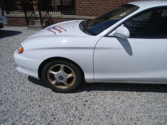 Hyundai Tiburon 1999 photo 3