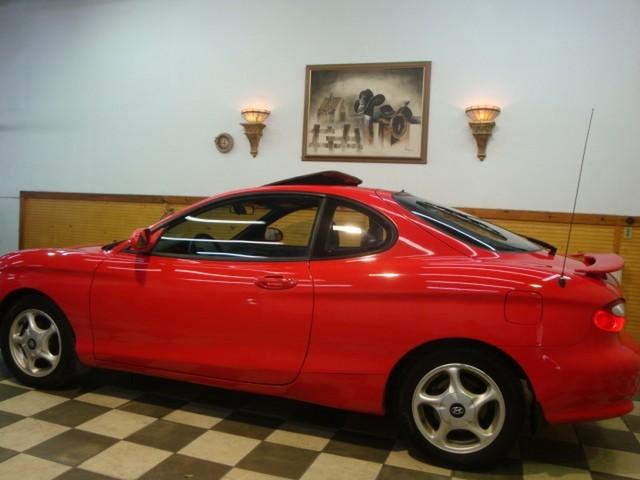 Hyundai Tiburon 1999 photo 2