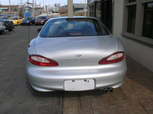 Hyundai Tiburon 1999 photo 1