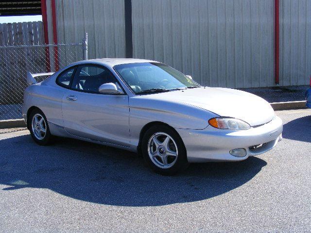 Hyundai Tiburon 1999 photo 1