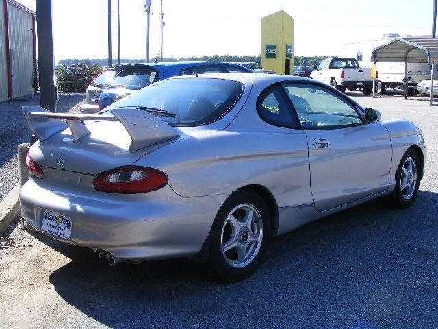 Hyundai Tiburon 1999 photo 2