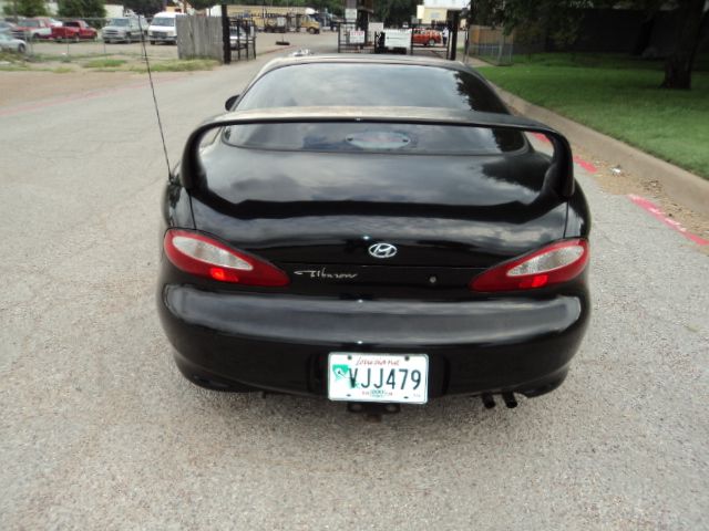 Hyundai Tiburon 1999 photo 3