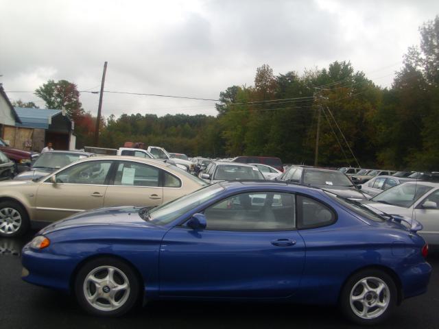 Hyundai Tiburon 1999 photo 2